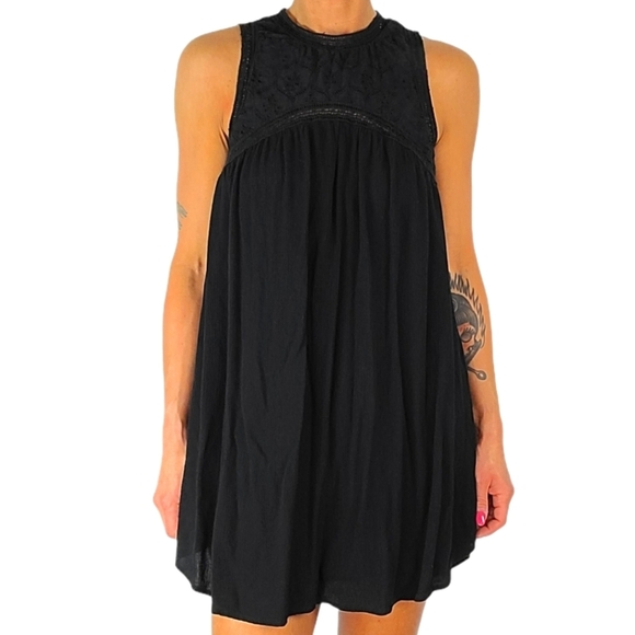Volcom Dress Size Medium Black Crochet Knit - Picture 1 of 5